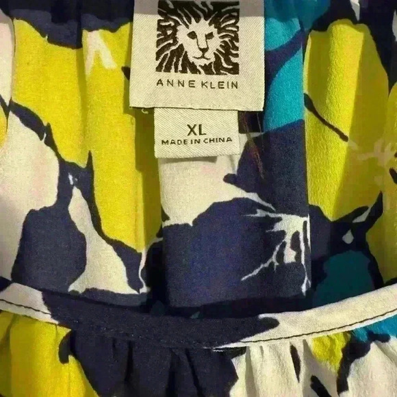 Anne Klein XL women’s top. Blue, green white with a tie at the waist EUC - Picture 4 of 4